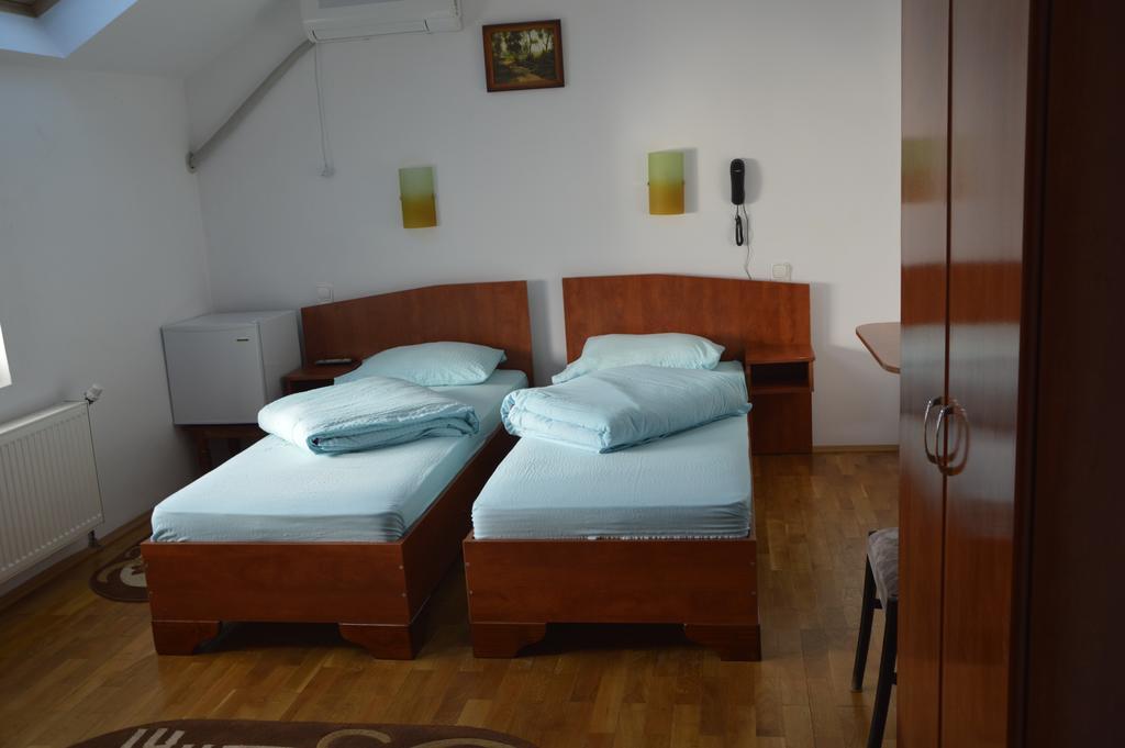 Motel Buti Sighetu Marmaţiei Δωμάτιο φωτογραφία