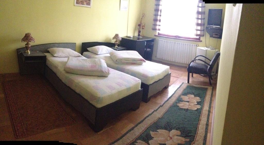 Motel Buti Sighetu Marmaţiei Δωμάτιο φωτογραφία