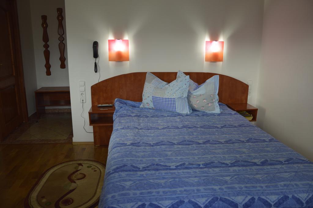 Motel Buti Sighetu Marmaţiei Δωμάτιο φωτογραφία